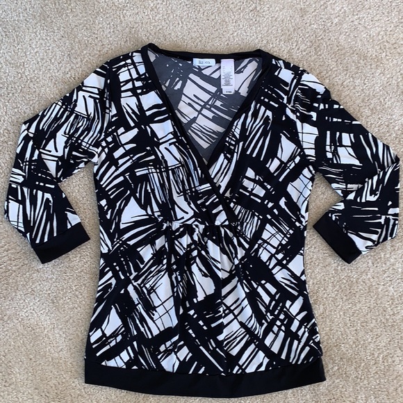 Liz & Co Crossover Blouse, Size Small, Black and White - Picture 8 of 8